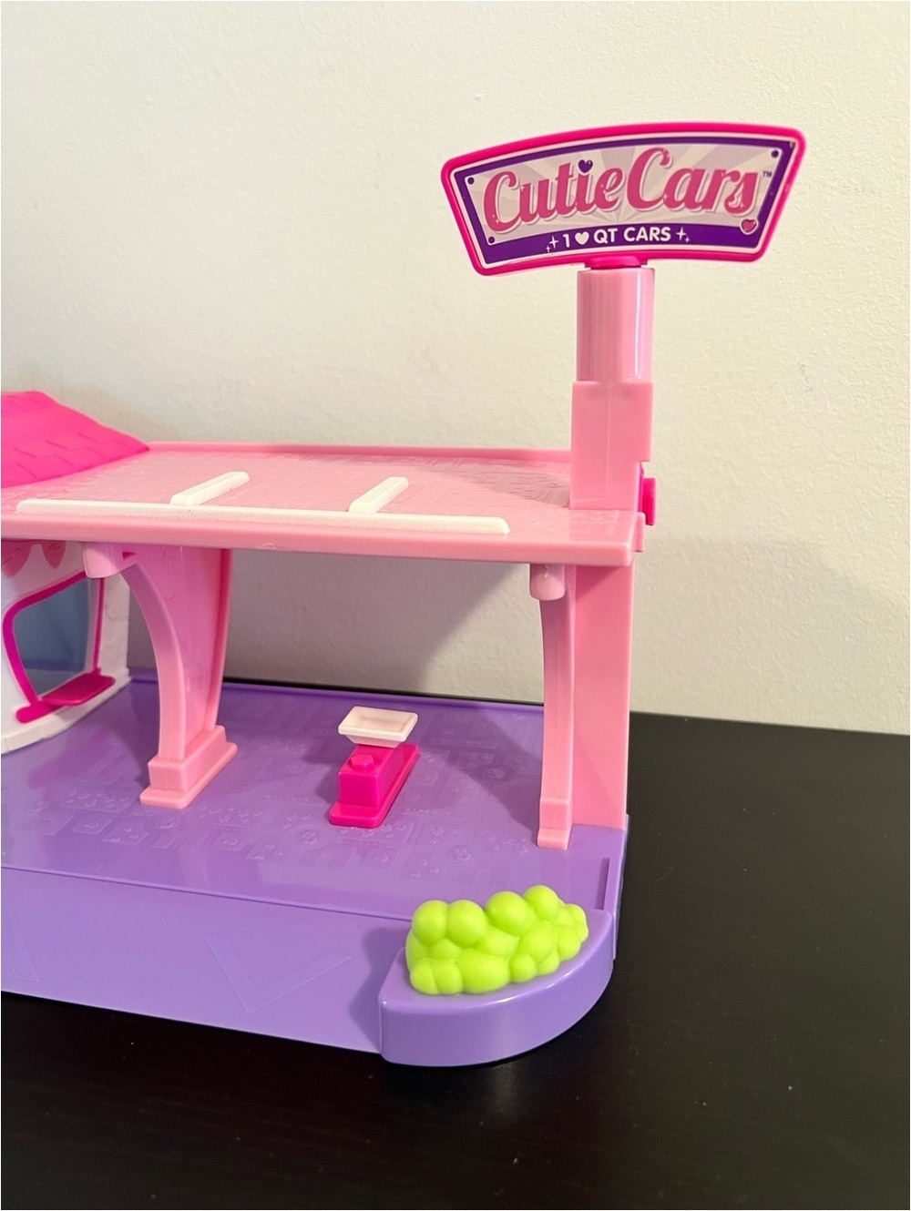 Cutie Cars Ice Cream Shop Playset Pink Purple Mini Garage Toy - Picture 3 of 8